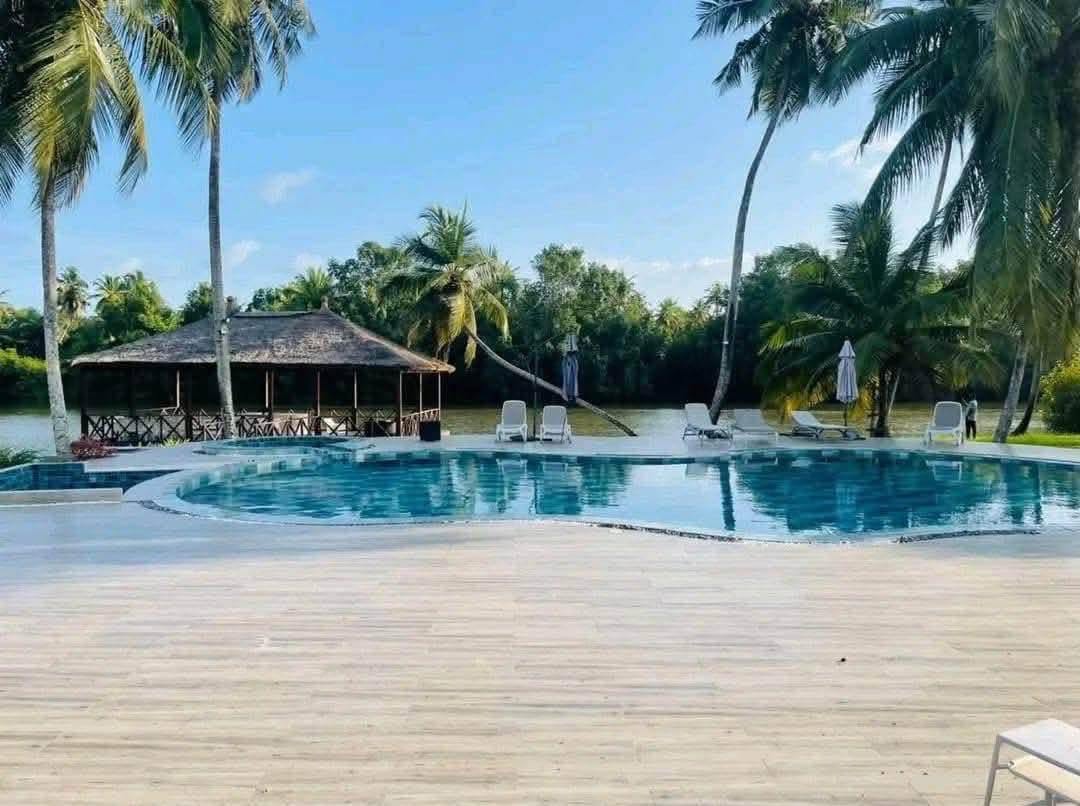 Piscine en bord de plage